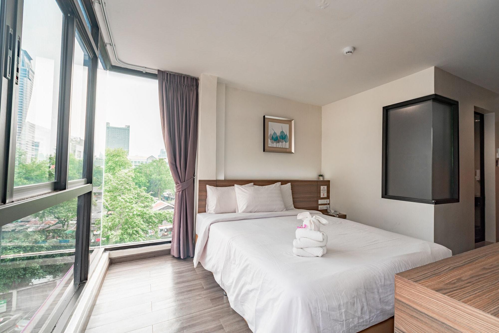 Sovereign Group Hotel At Pratunam Bangkok Exterior photo