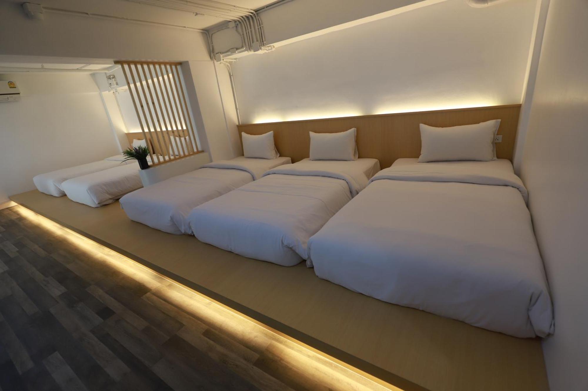 Sovereign Group Hotel At Pratunam Bangkok Exterior photo
