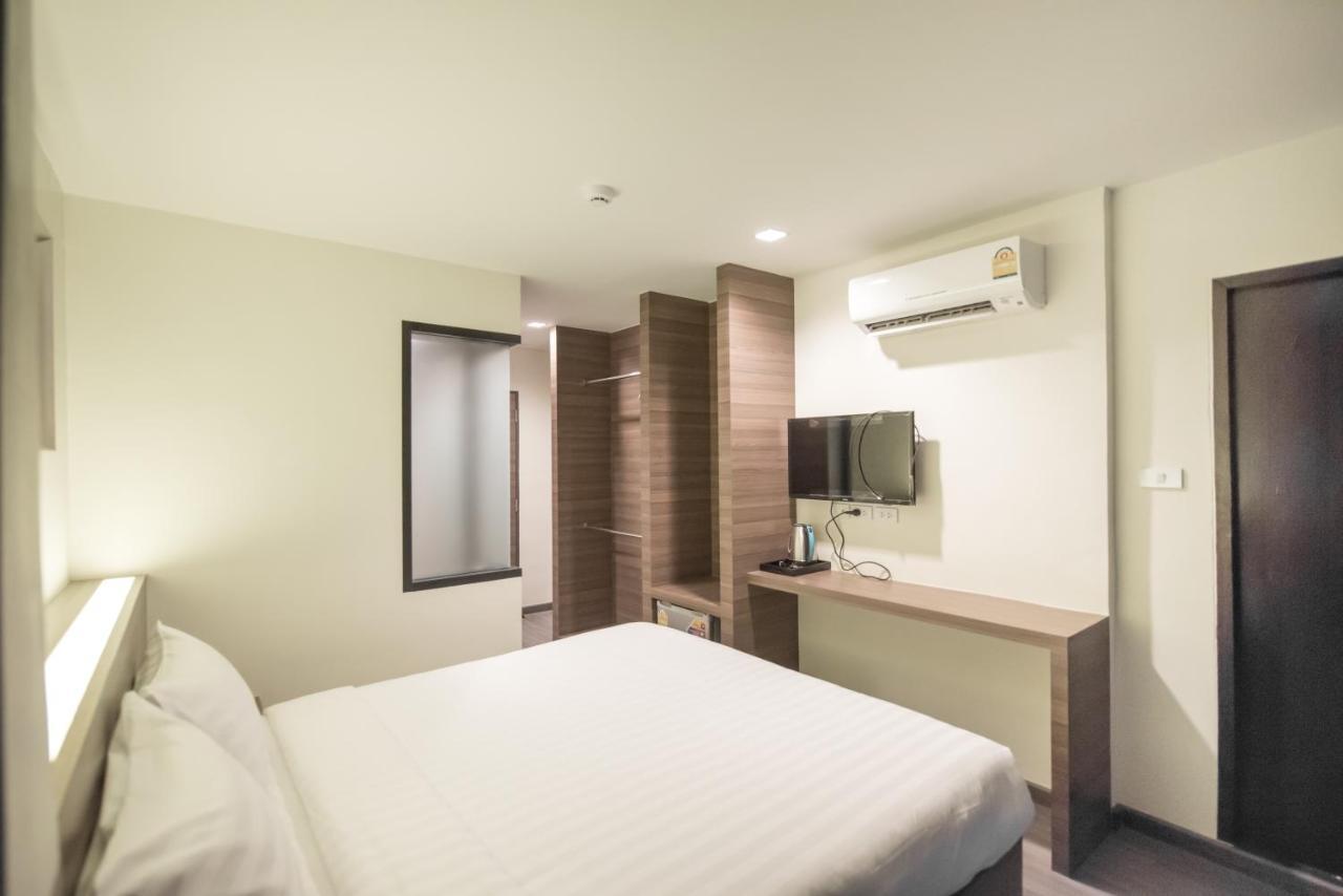 Sovereign Group Hotel At Pratunam Bangkok Exterior photo